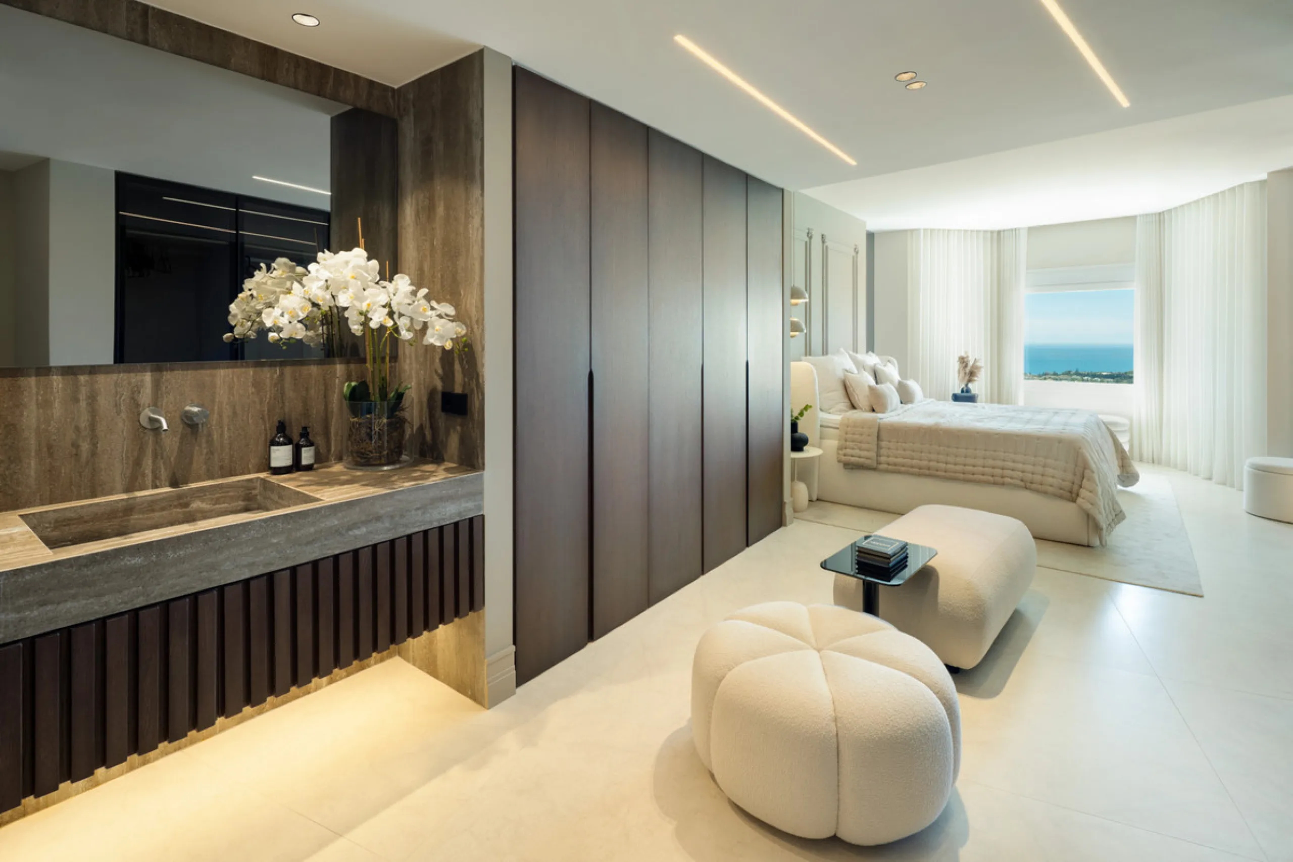 Apartment - Penthouse в продаже в Marbella, Málaga. В доме 4 спален и 5 ванных комнат. Площадь дома 420 м²