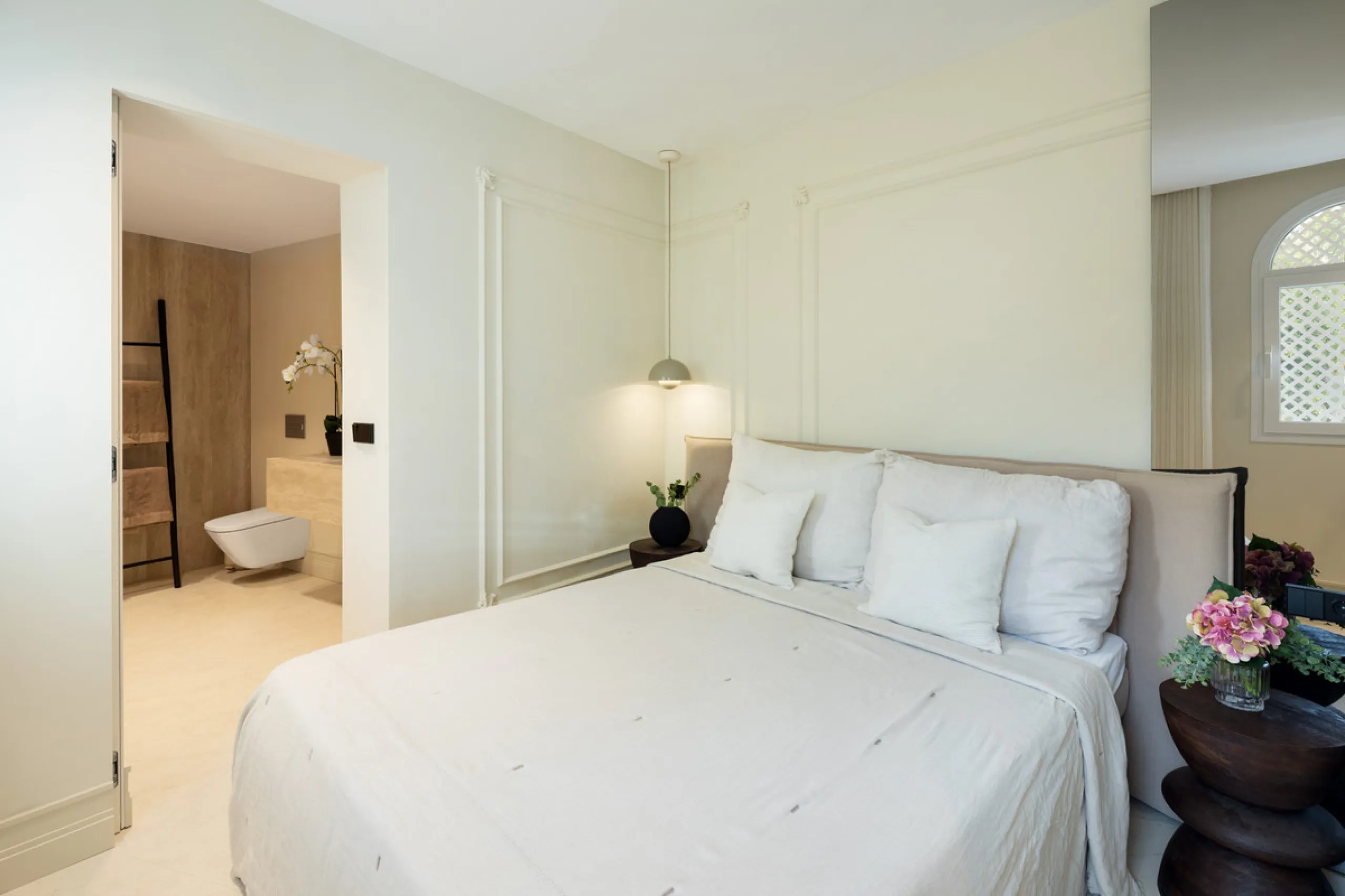 Apartment - Penthouse в продаже в Marbella, Málaga. В доме 4 спален и 5 ванных комнат. Площадь дома 420 м²