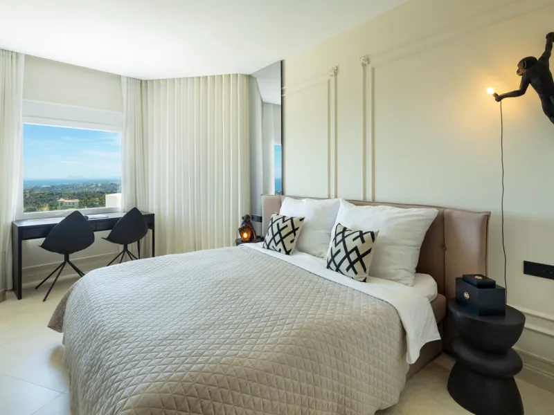 Apartment - Penthouse в продаже в Marbella, Málaga. В доме 4 спален и 5 ванных комнат. Площадь дома 420 м²