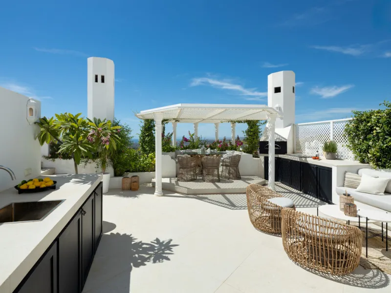 Apartment - Penthouse в продаже в Marbella, Málaga. В доме 4 спален и 5 ванных комнат. Площадь дома 420 м²