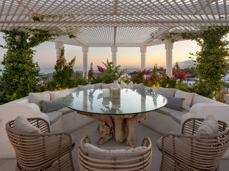 Apartment - Penthouse в продаже в Marbella, Málaga. В доме 4 спален и 5 ванных комнат. Площадь дома 420 м²