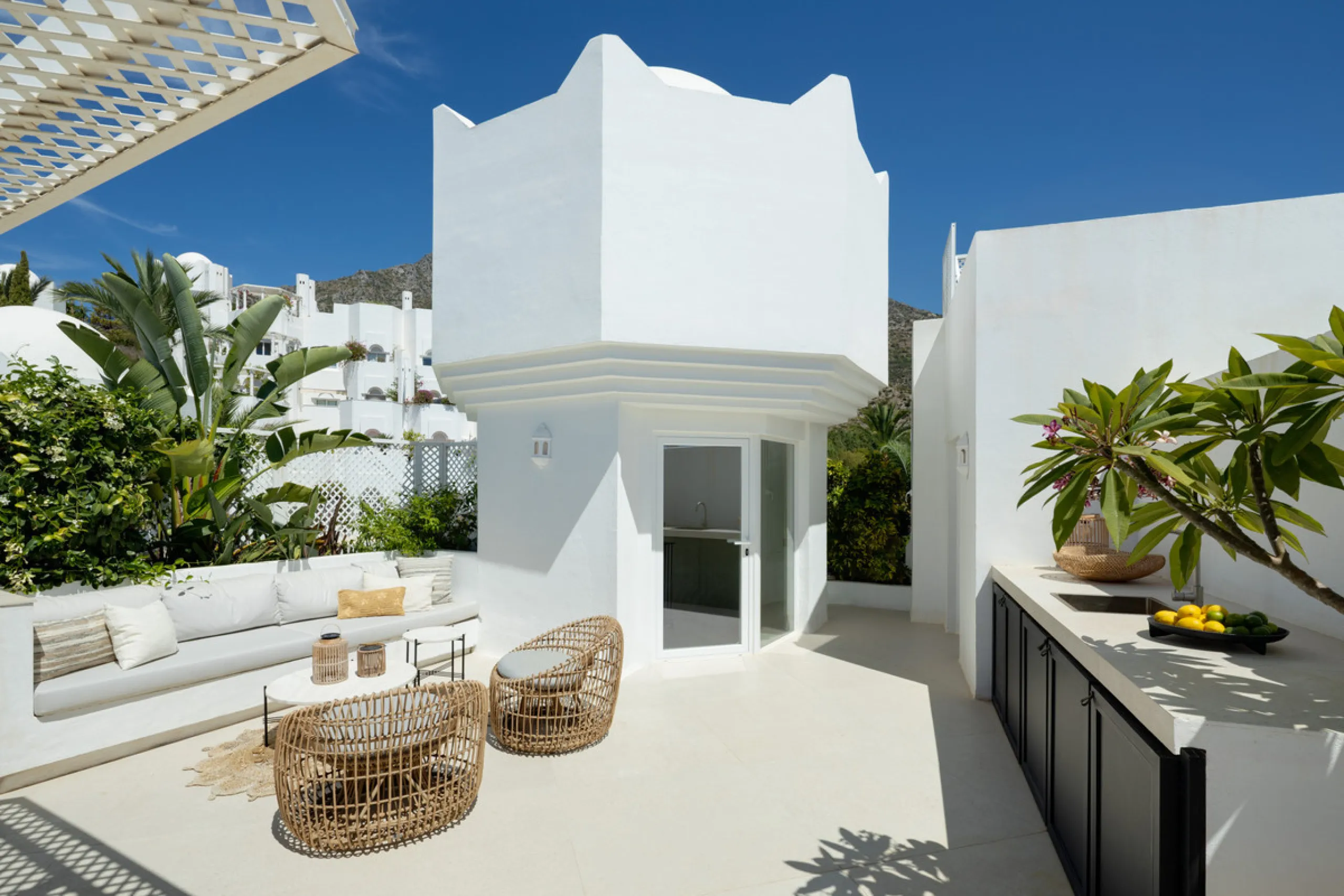 Apartment - Penthouse в продаже в Marbella, Málaga. В доме 4 спален и 5 ванных комнат. Площадь дома 420 м²