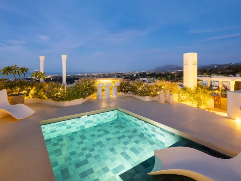 Apartment - Penthouse в продаже в Marbella, Málaga. В доме 4 спален и 5 ванных комнат. Площадь дома 420 м²