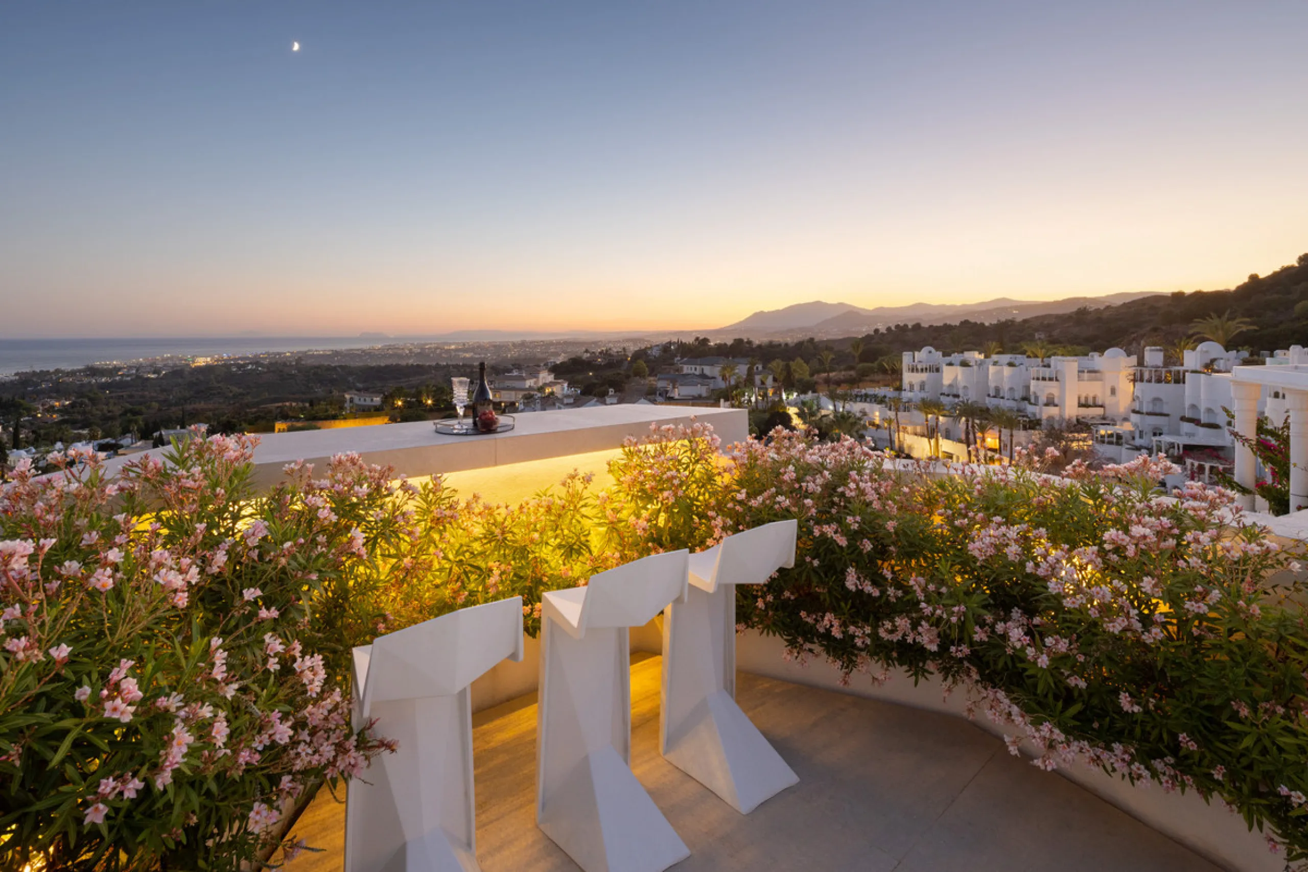 Apartment - Penthouse в продаже в Marbella, Málaga. В доме 4 спален и 5 ванных комнат. Площадь дома 420 м²