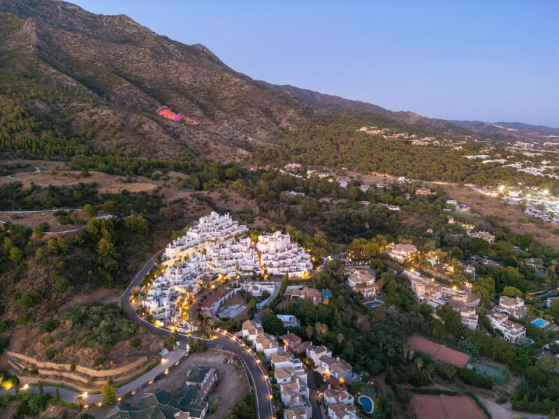 Apartment - Penthouse в продаже в Marbella, Málaga. В доме 4 спален и 5 ванных комнат. Площадь дома 420 м²
