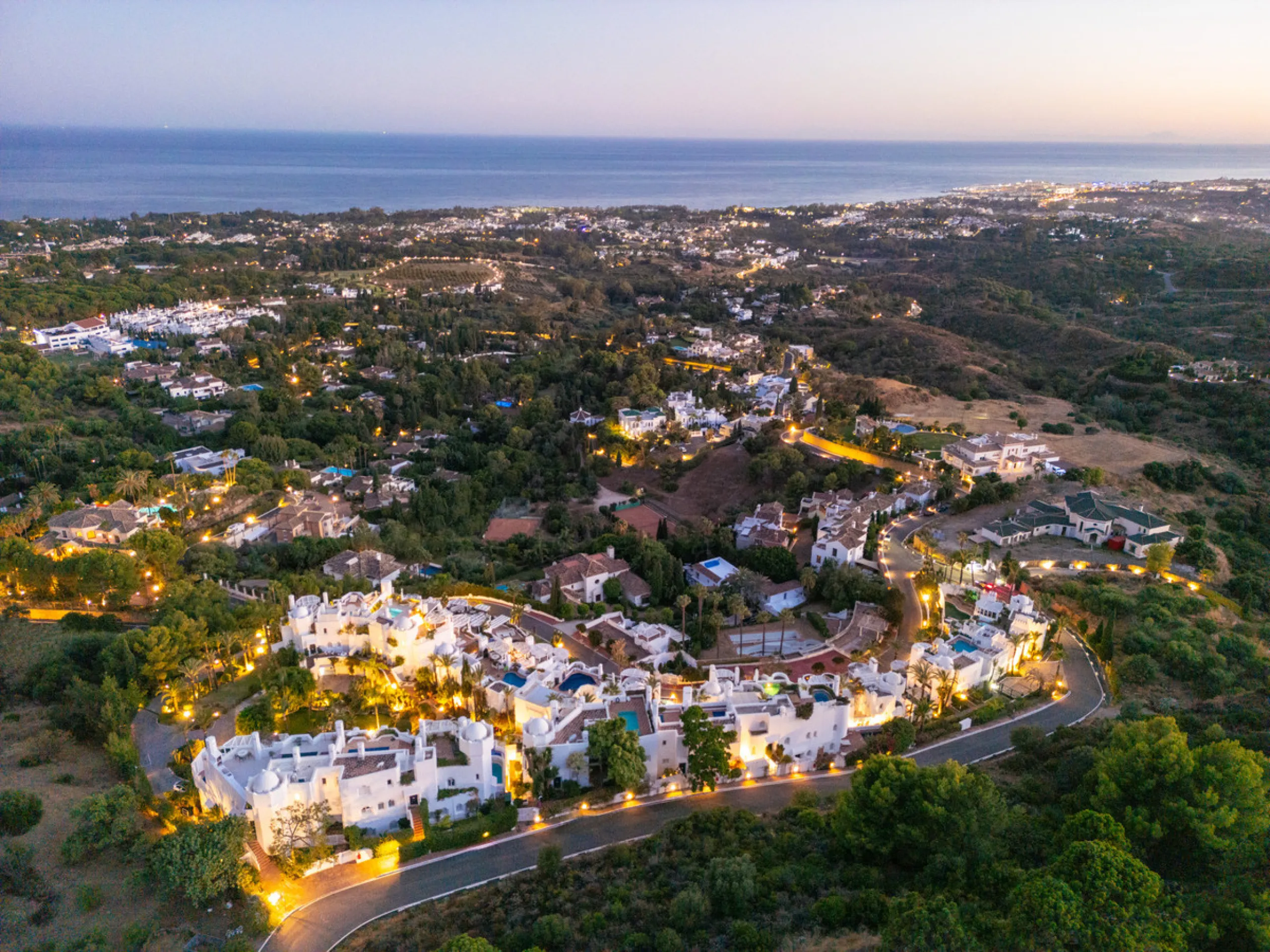 Apartment - Penthouse в продаже в Marbella, Málaga. В доме 4 спален и 5 ванных комнат. Площадь дома 420 м²
