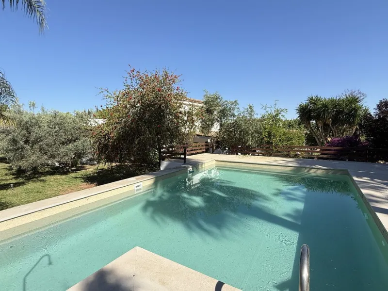House - Finca - Cortijo в продаже в Alhaurín el Grande, Málaga. В доме 7 спален и 7 ванных комнат. Площадь дома 409 м². Площадь участка 12074 м²