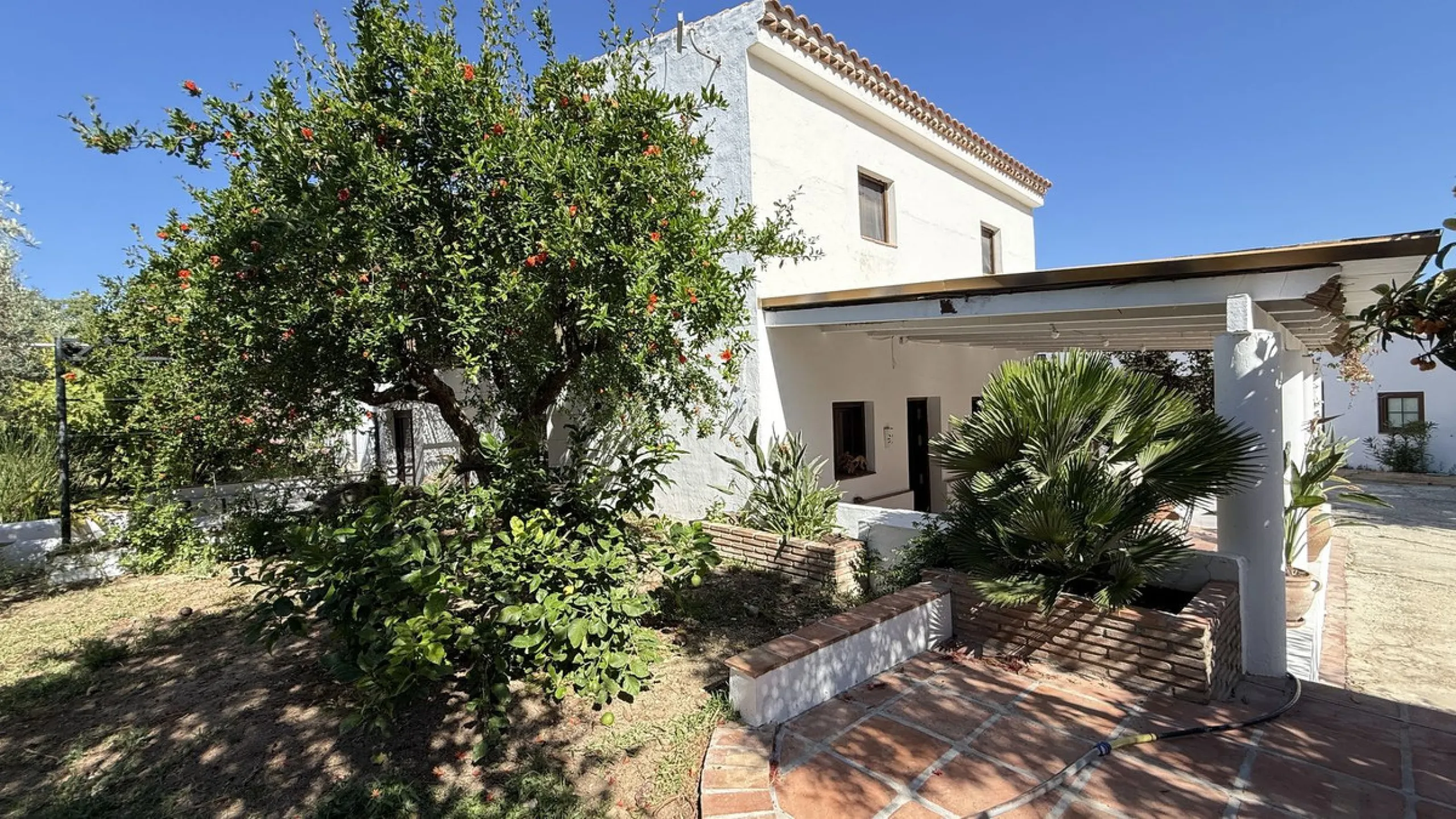 House - Finca - Cortijo в продаже в Alhaurín el Grande, Málaga. В доме 7 спален и 7 ванных комнат. Площадь дома 409 м². Площадь участка 12074 м²