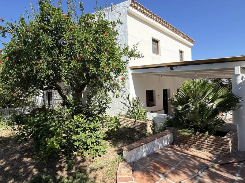 House - Finca - Cortijo в продаже в Alhaurín el Grande, Málaga. В доме 7 спален и 7 ванных комнат. Площадь дома 409 м². Площадь участка 12074 м²