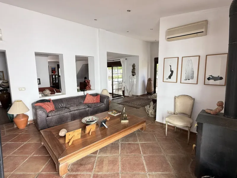 House - Finca - Cortijo в продаже в Alhaurín el Grande, Málaga. В доме 7 спален и 7 ванных комнат. Площадь дома 409 м². Площадь участка 12074 м²