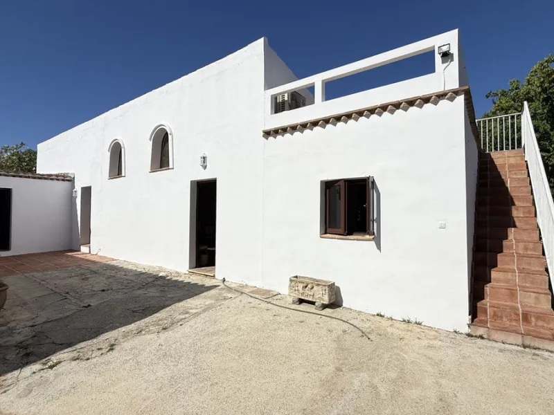 House - Finca - Cortijo в продаже в Alhaurín el Grande, Málaga. В доме 7 спален и 7 ванных комнат. Площадь дома 409 м². Площадь участка 12074 м²