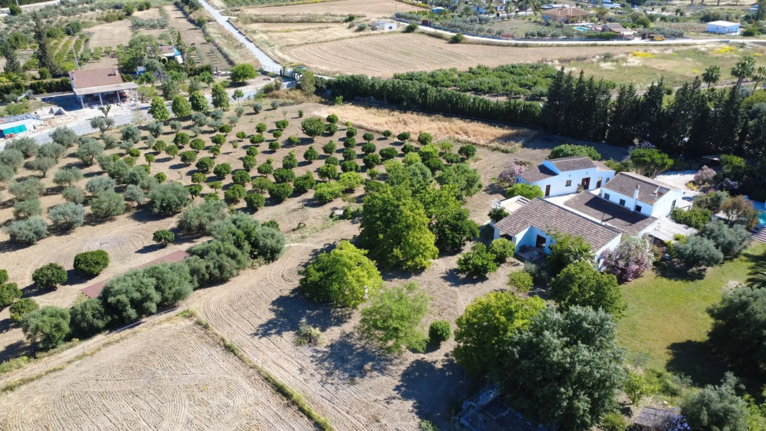 House - Finca - Cortijo в продаже в Alhaurín el Grande, Málaga. В доме 7 спален и 7 ванных комнат. Площадь дома 409 м². Площадь участка 12074 м²
