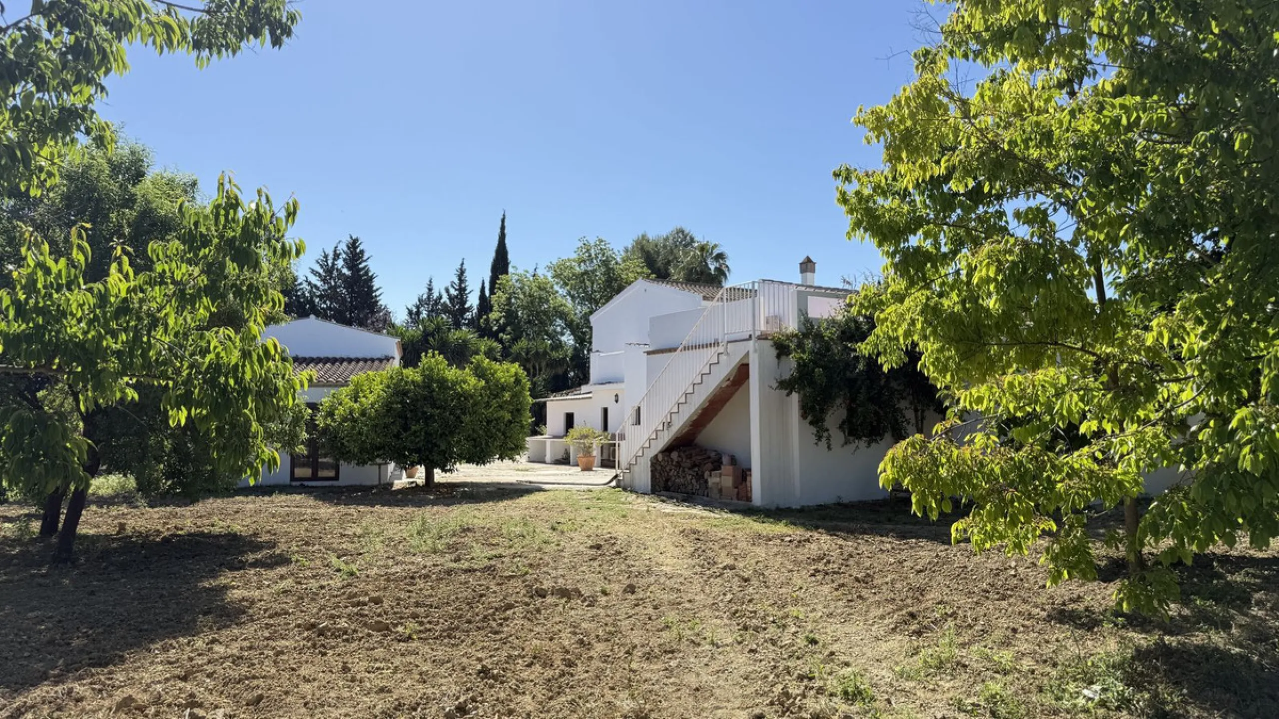 House - Finca - Cortijo в продаже в Alhaurín el Grande, Málaga. В доме 7 спален и 7 ванных комнат. Площадь дома 409 м². Площадь участка 12074 м²