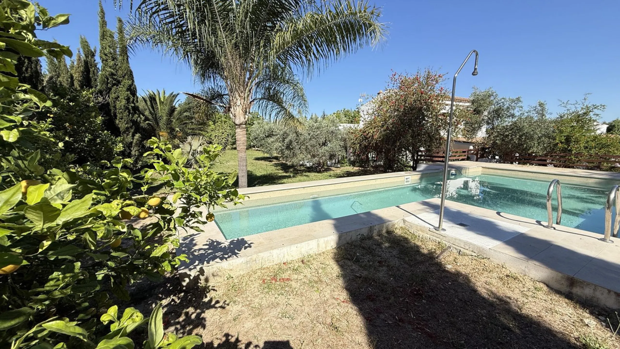 House - Finca - Cortijo в продаже в Alhaurín el Grande, Málaga. В доме 7 спален и 7 ванных комнат. Площадь дома 409 м². Площадь участка 12074 м²