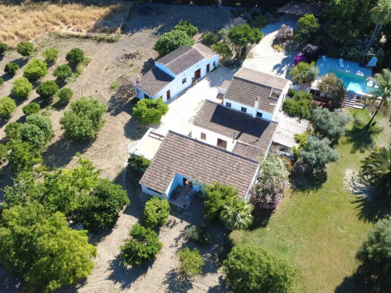 House - Finca - Cortijo в продаже в Alhaurín el Grande, Málaga. В доме 7 спален и 7 ванных комнат. Площадь дома 409 м². Площадь участка 12074 м²