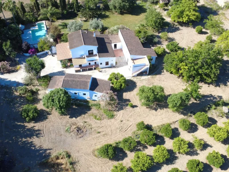House - Finca - Cortijo в продаже в Alhaurín el Grande, Málaga. В доме 7 спален и 7 ванных комнат. Площадь дома 409 м². Площадь участка 12074 м²