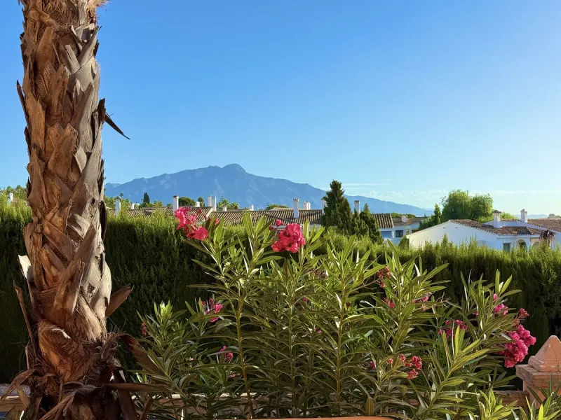 Modern 2-Bed, 2-Bath Apartment on the Edge of El Paraíso Golf