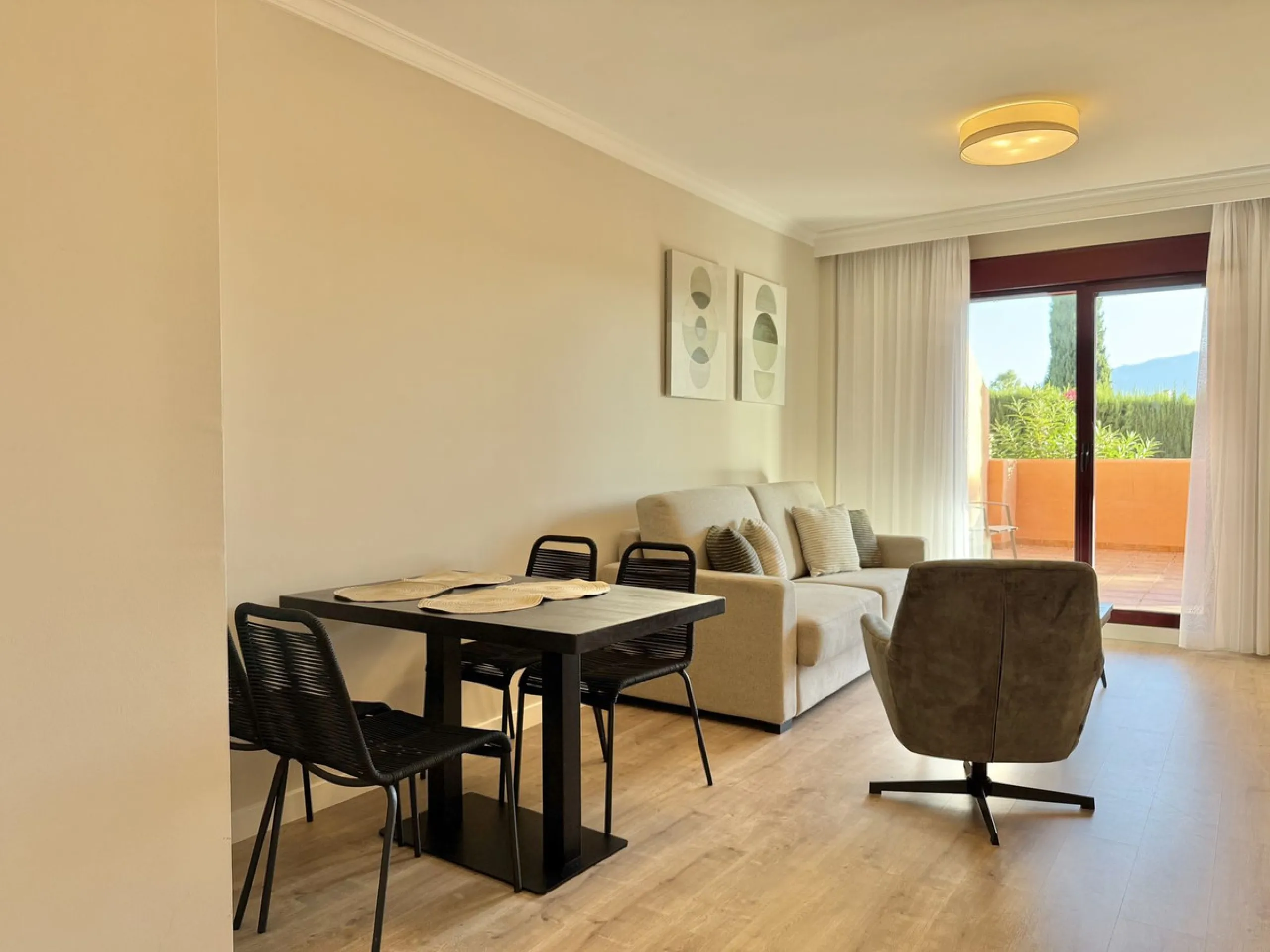 Modern 2-Bed, 2-Bath Apartment on the Edge of El Paraíso Golf