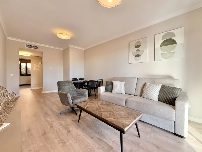 Modern 2-Bed, 2-Bath Apartment on the Edge of El Paraíso Golf