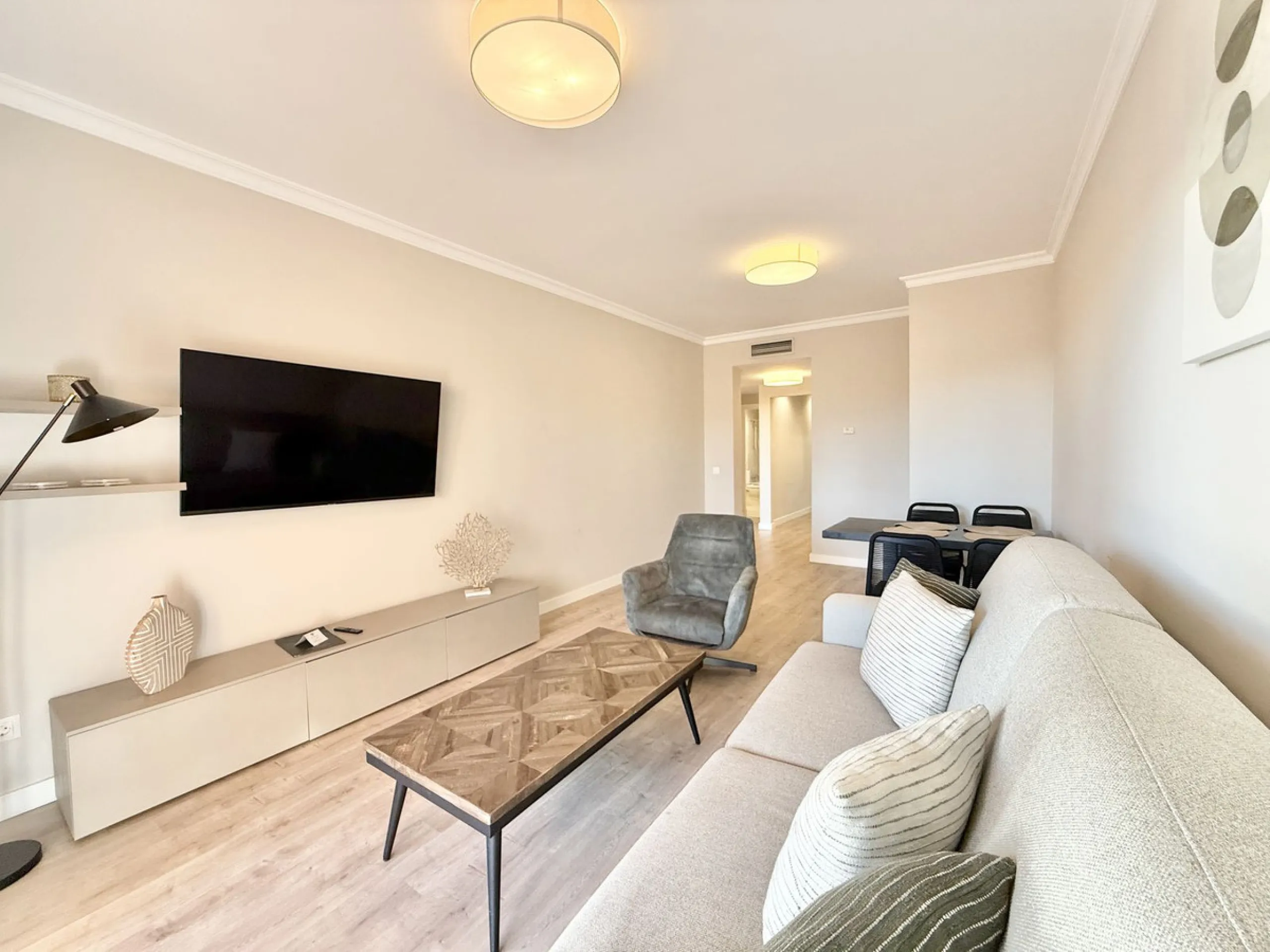 Modern 2-Bed, 2-Bath Apartment on the Edge of El Paraíso Golf