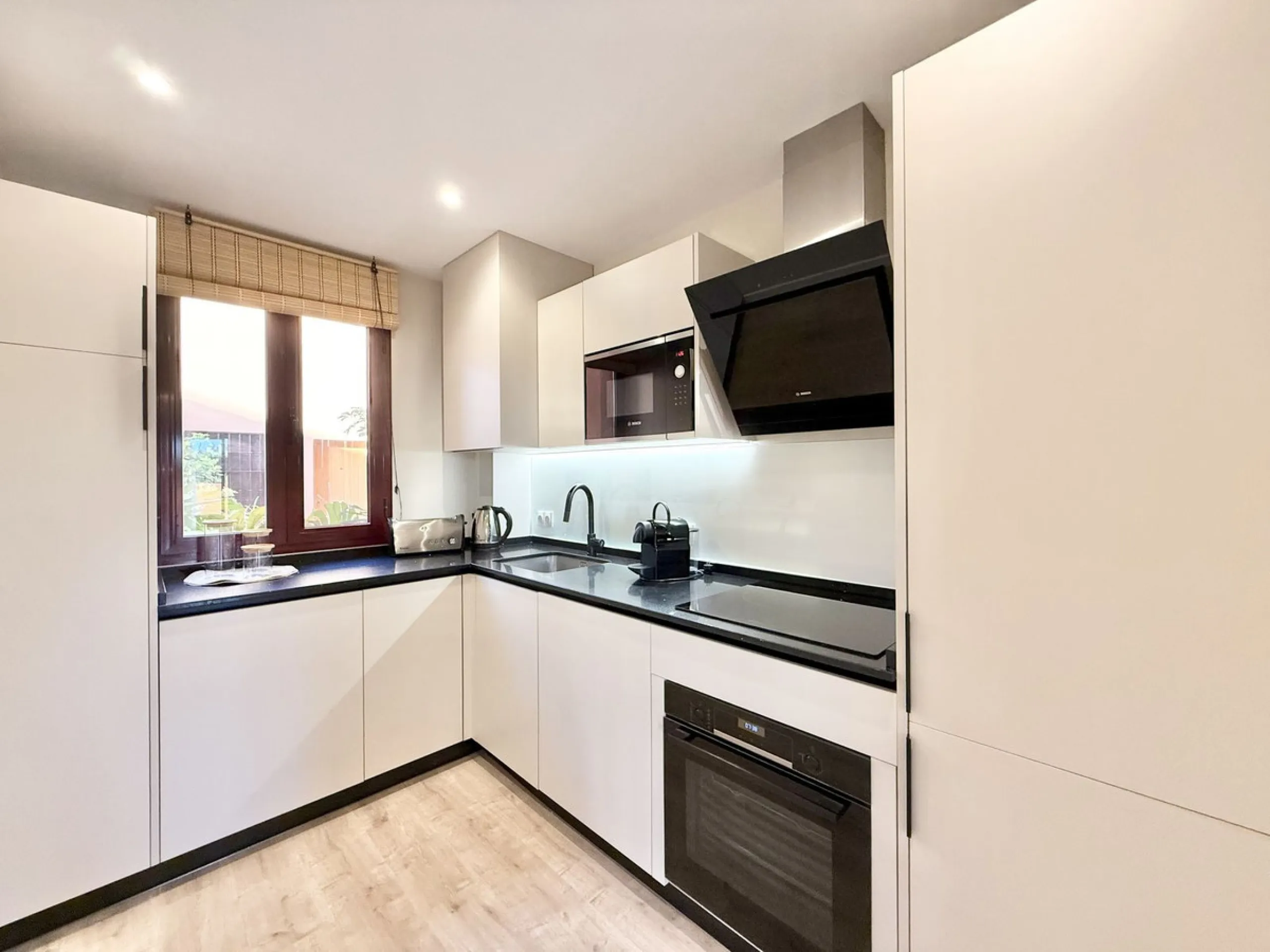 Modern 2-Bed, 2-Bath Apartment on the Edge of El Paraíso Golf