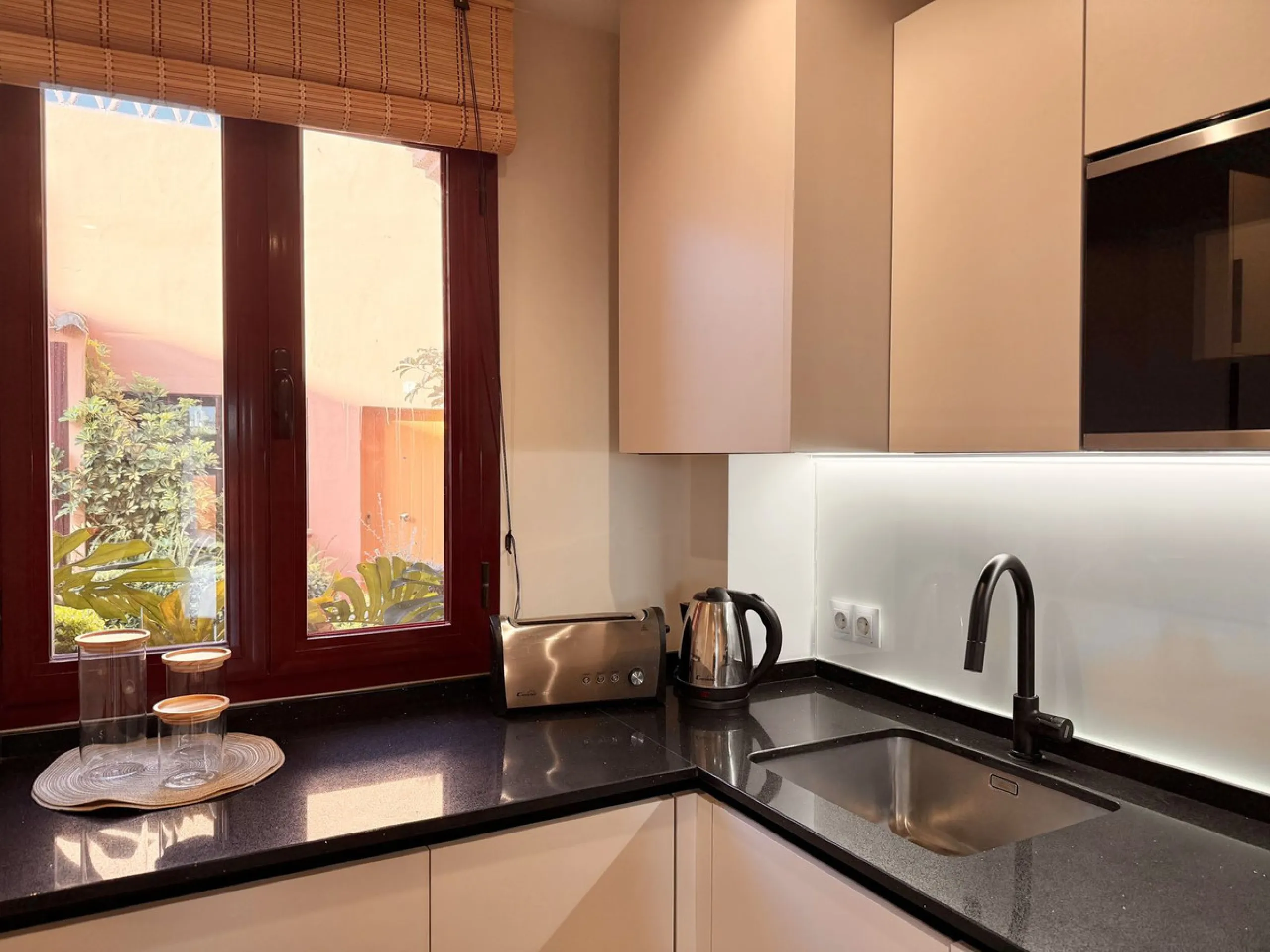 Modern 2-Bed, 2-Bath Apartment on the Edge of El Paraíso Golf