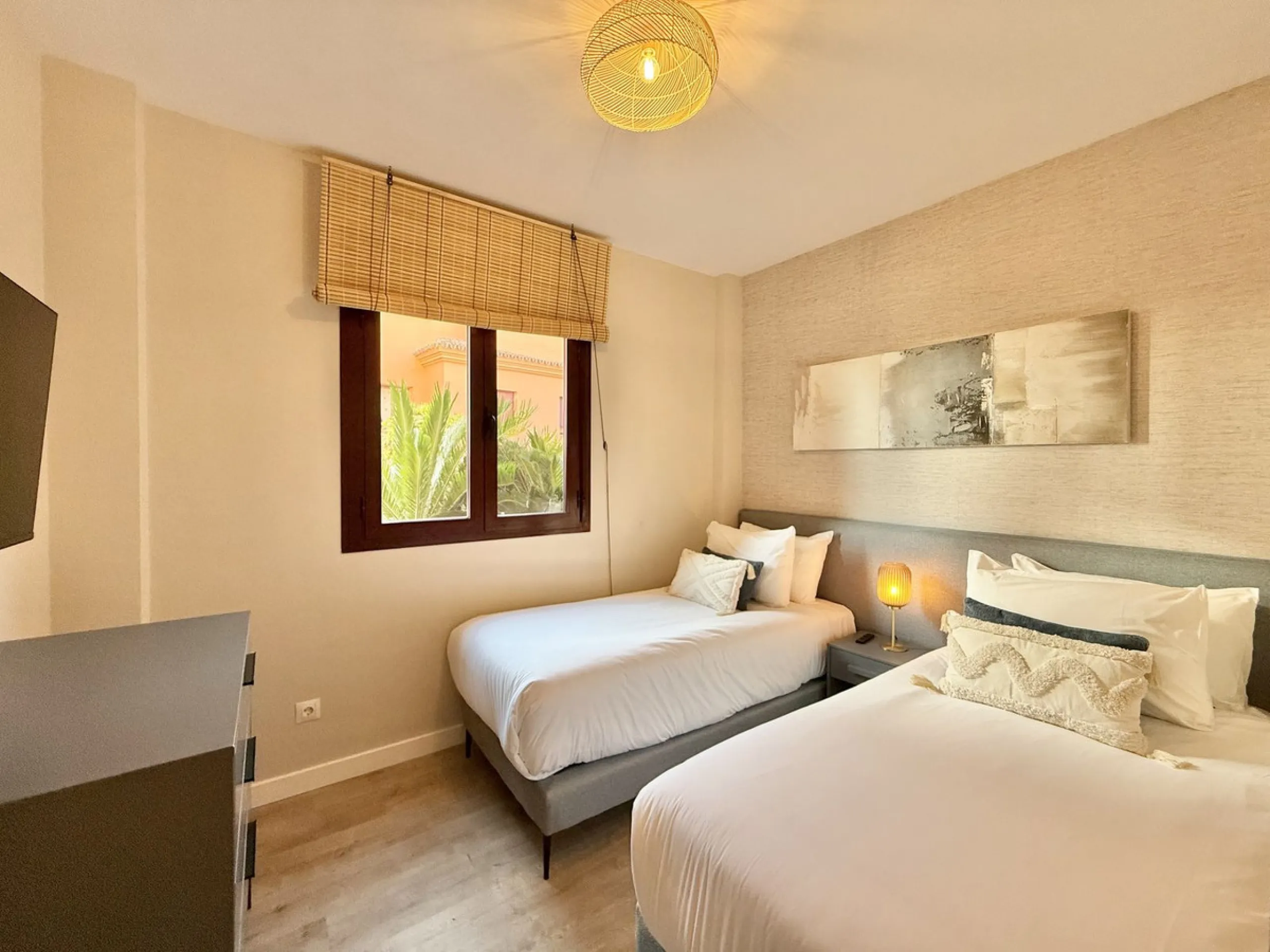 Modern 2-Bed, 2-Bath Apartment on the Edge of El Paraíso Golf