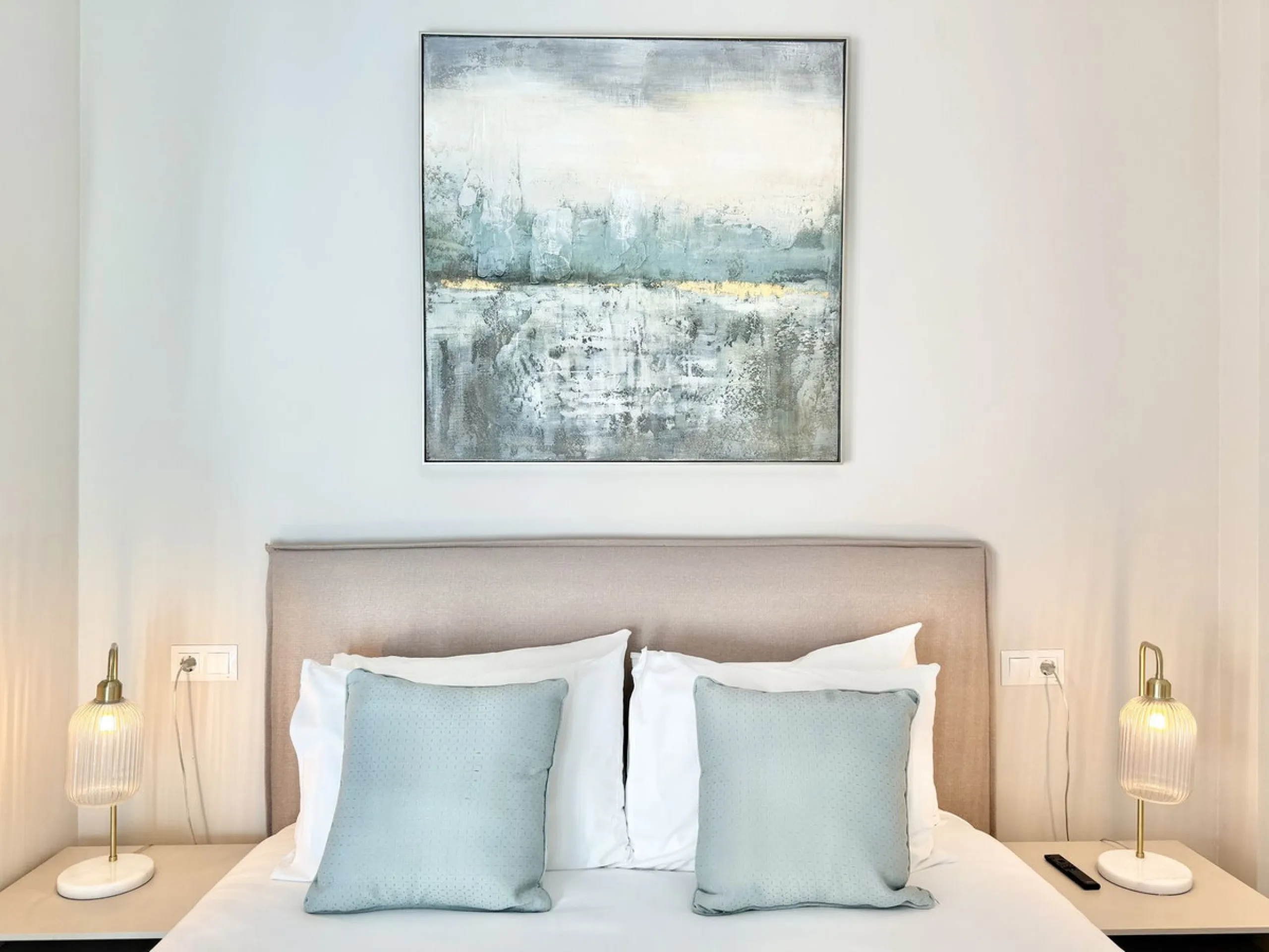 Modern 2-Bed, 2-Bath Apartment on the Edge of El Paraíso Golf