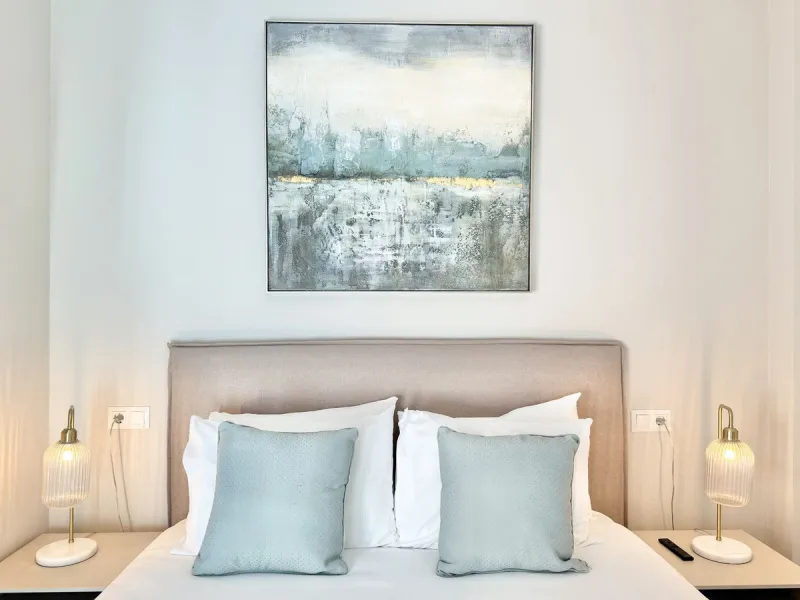 Modern 2-Bed, 2-Bath Apartment on the Edge of El Paraíso Golf