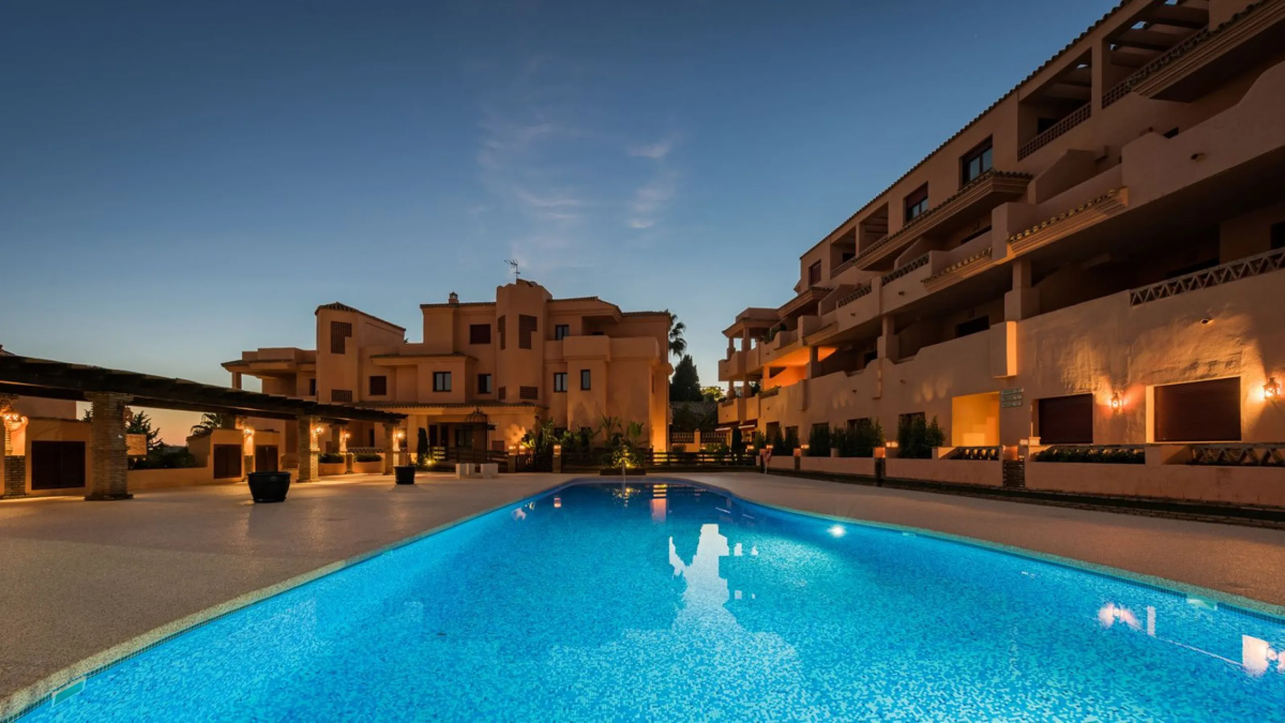 Modern 2-Bed, 2-Bath Apartment on the Edge of El Paraíso Golf