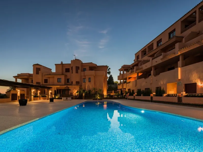 Modern 2-Bed, 2-Bath Apartment on the Edge of El Paraíso Golf