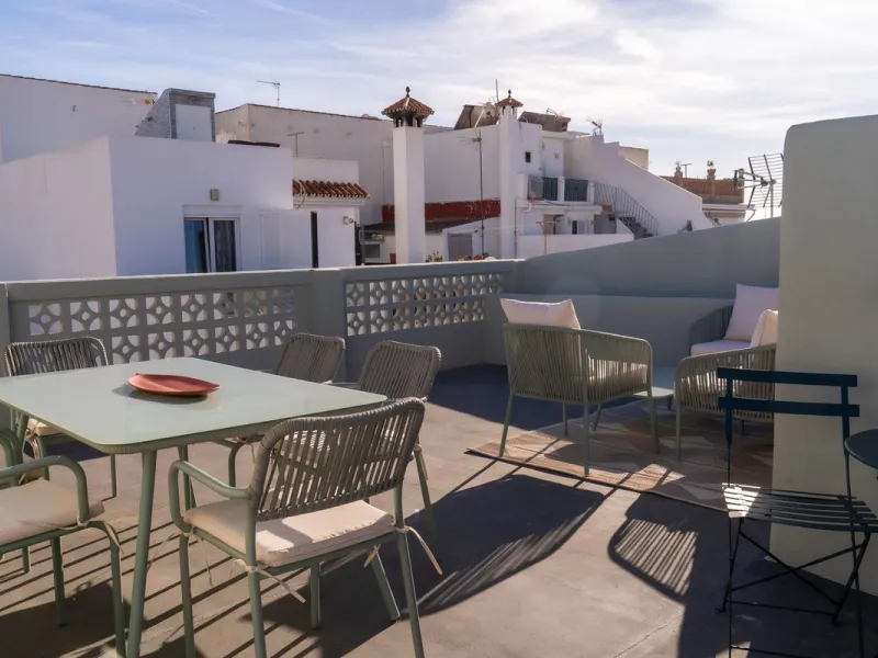 House - Townhouse в продаже в Marbella, Málaga. В доме 4 спален и 3 ванных комнат. Площадь дома 181 м²