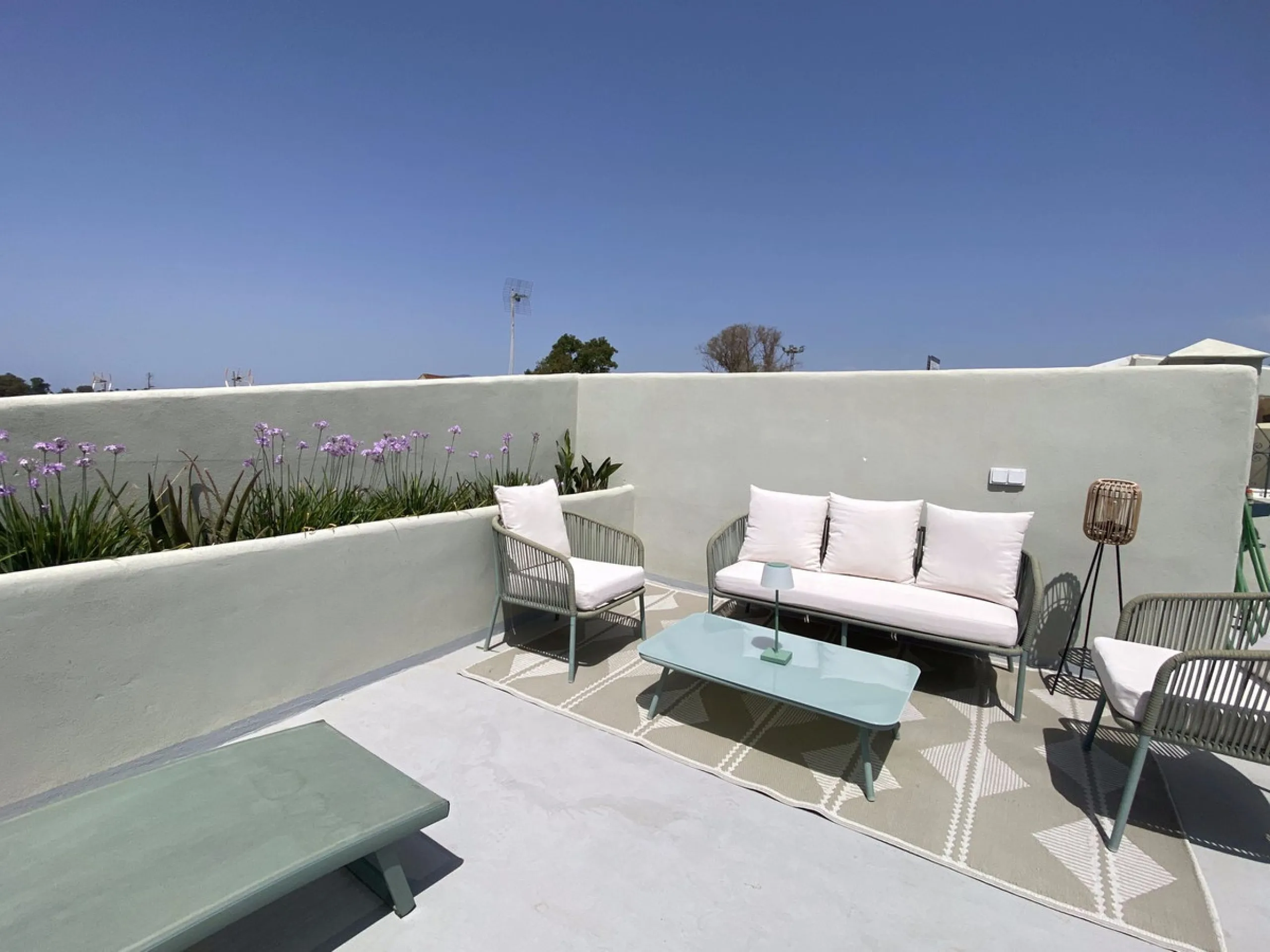 House - Townhouse в продаже в Marbella, Málaga. В доме 4 спален и 3 ванных комнат. Площадь дома 181 м²