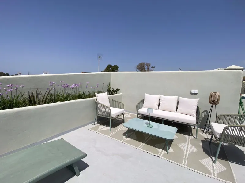 House - Townhouse в продаже в Marbella, Málaga. В доме 4 спален и 3 ванных комнат. Площадь дома 181 м²