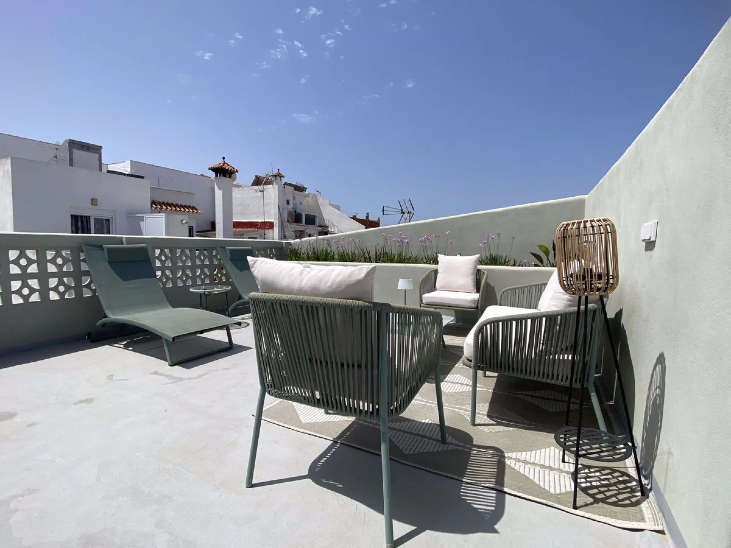House - Townhouse в продаже в Marbella, Málaga. В доме 4 спален и 3 ванных комнат. Площадь дома 181 м²