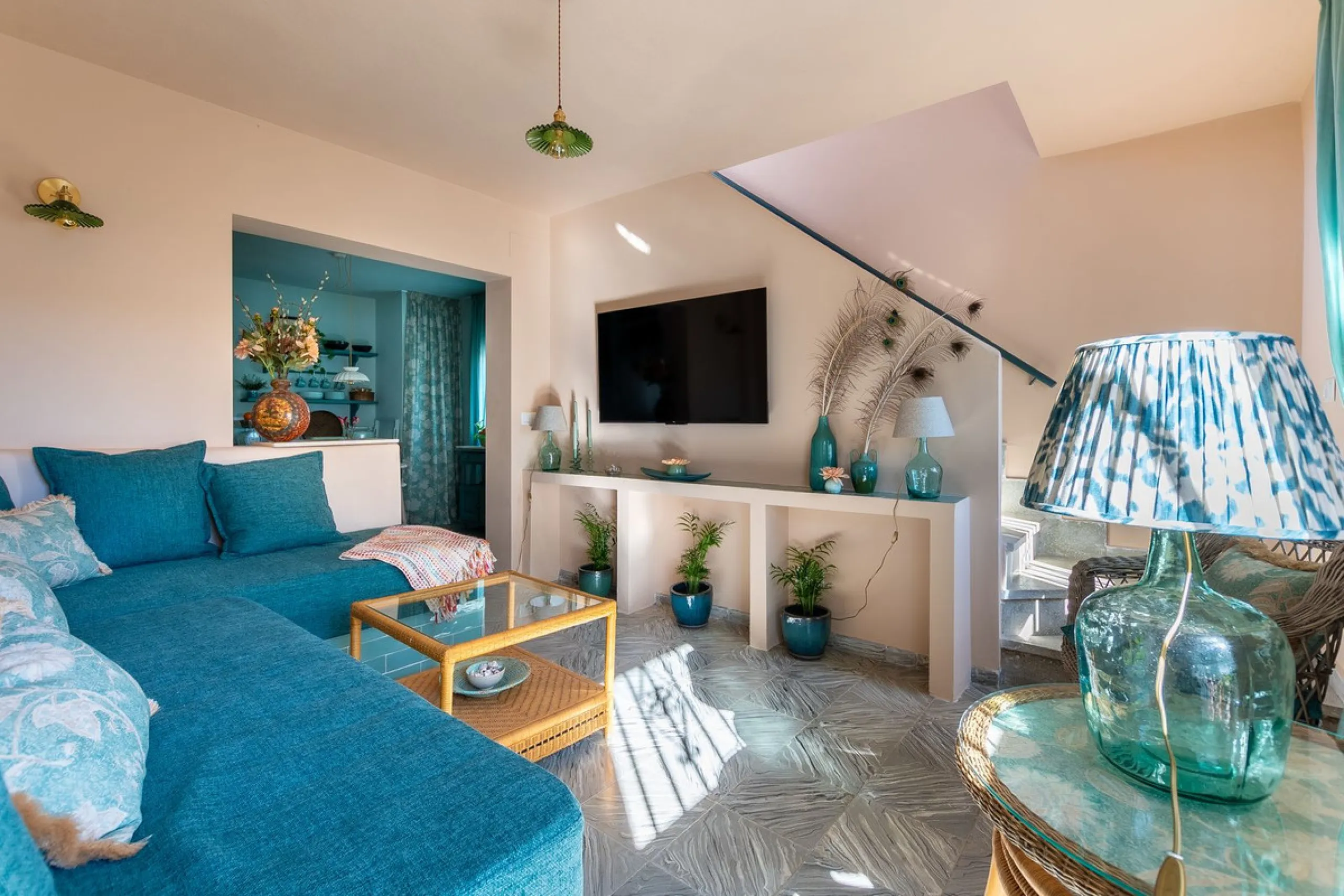House - Townhouse в продаже в Marbella, Málaga. В доме 4 спален и 3 ванных комнат. Площадь дома 181 м²