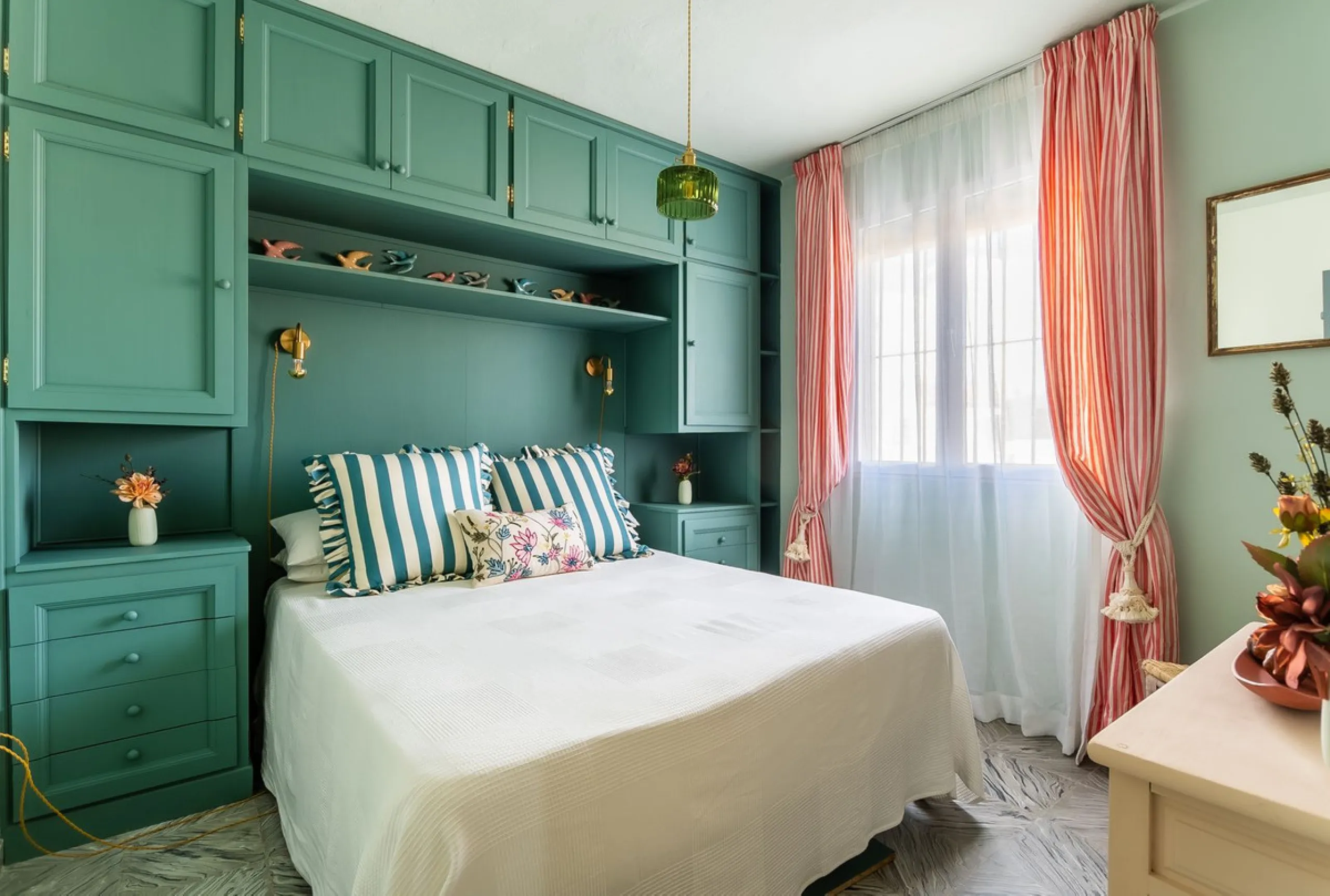 House - Townhouse в продаже в Marbella, Málaga. В доме 4 спален и 3 ванных комнат. Площадь дома 181 м²