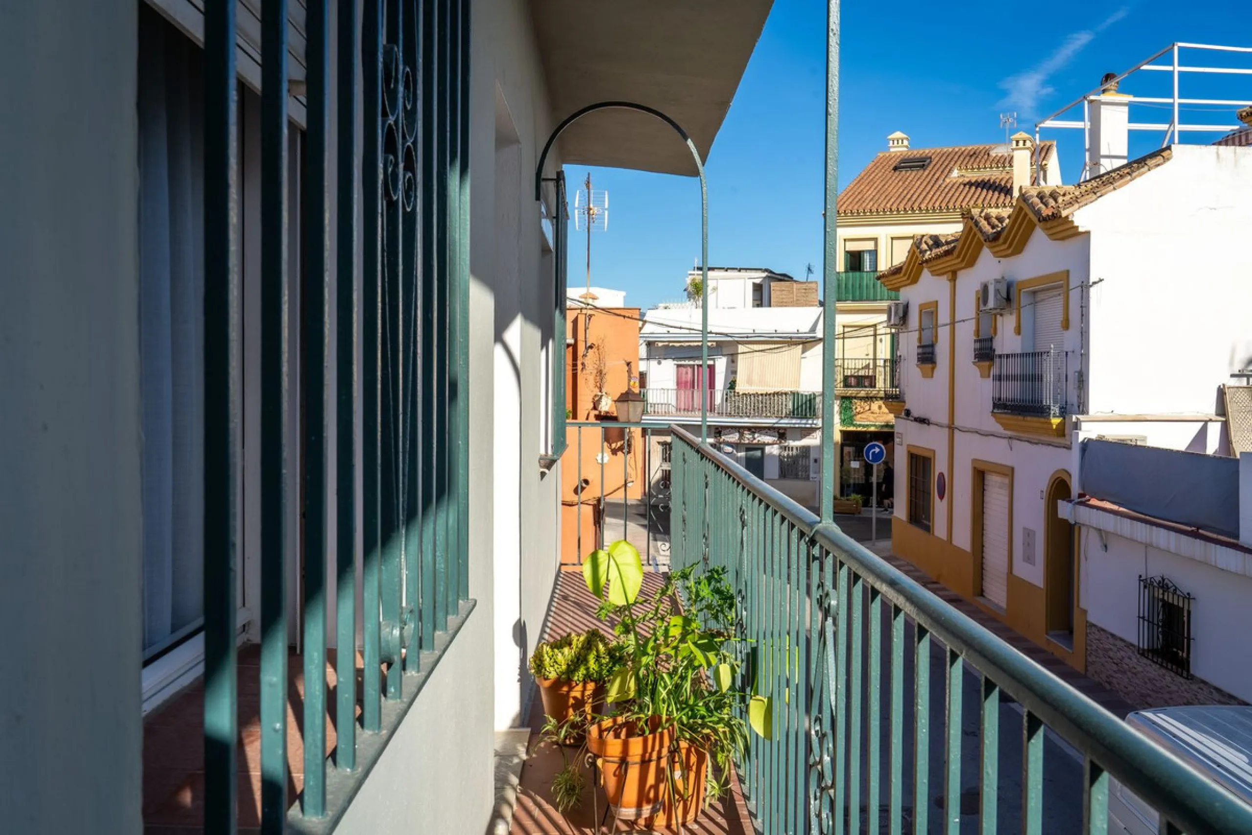 House - Townhouse в продаже в Marbella, Málaga. В доме 4 спален и 3 ванных комнат. Площадь дома 181 м²