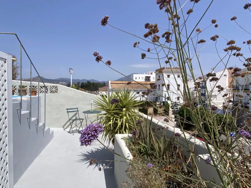 House - Townhouse в продаже в Marbella, Málaga. В доме 4 спален и 3 ванных комнат. Площадь дома 181 м²