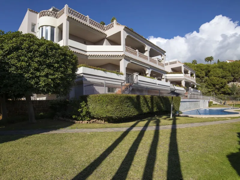 Apartment - Middle Floor Apartment в продаже в Benahavís, Málaga. В доме 3 спален и 3 ванных комнат. Площадь дома 171 м²