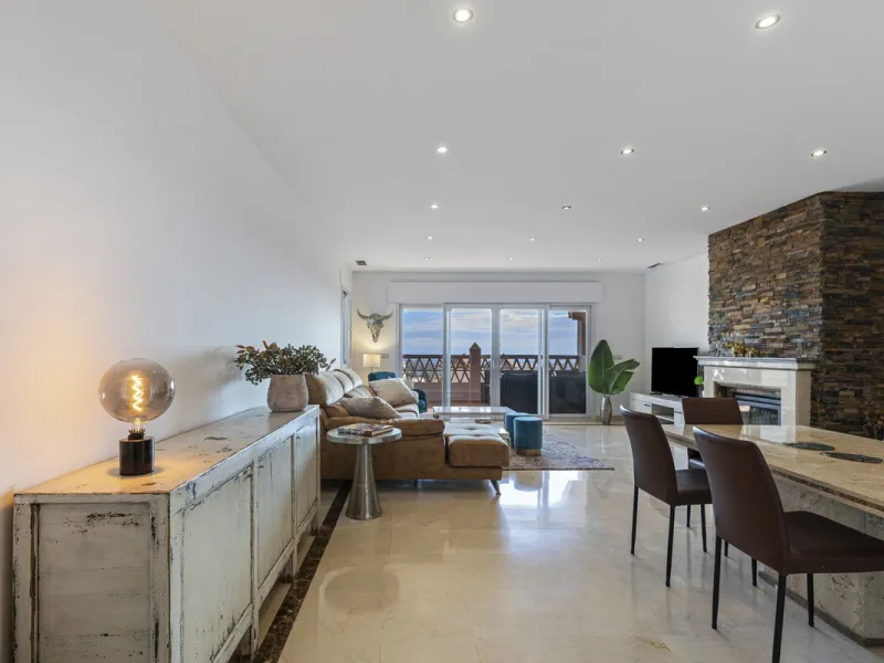 *Luxurious 1st Floor Apartment in Exclusive Urbanization* Puerto los Almendros