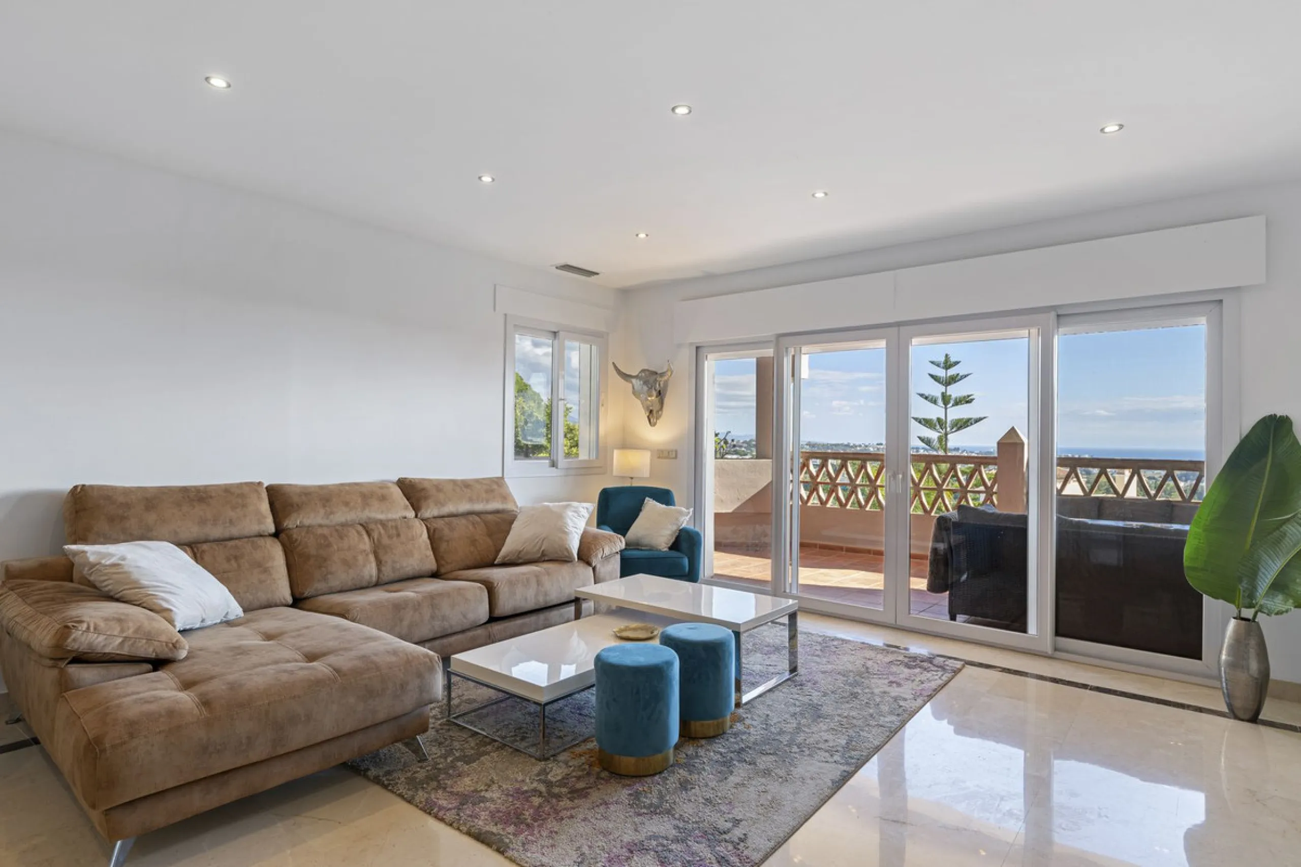 *Luxurious 1st Floor Apartment in Exclusive Urbanization* Puerto los Almendros