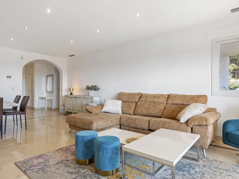 *Luxurious 1st Floor Apartment in Exclusive Urbanization* Puerto los Almendros