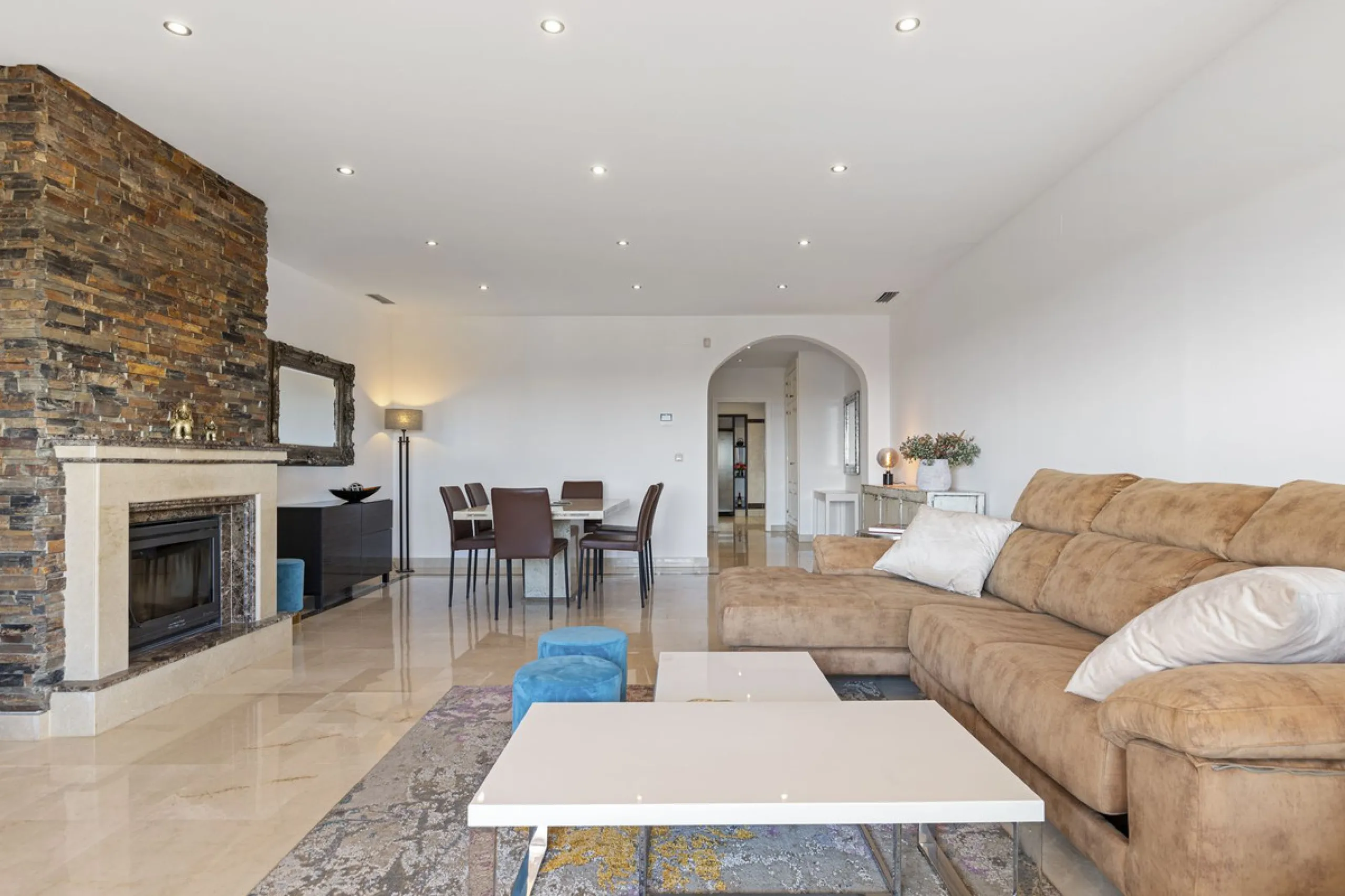 *Luxurious 1st Floor Apartment in Exclusive Urbanization* Puerto los Almendros