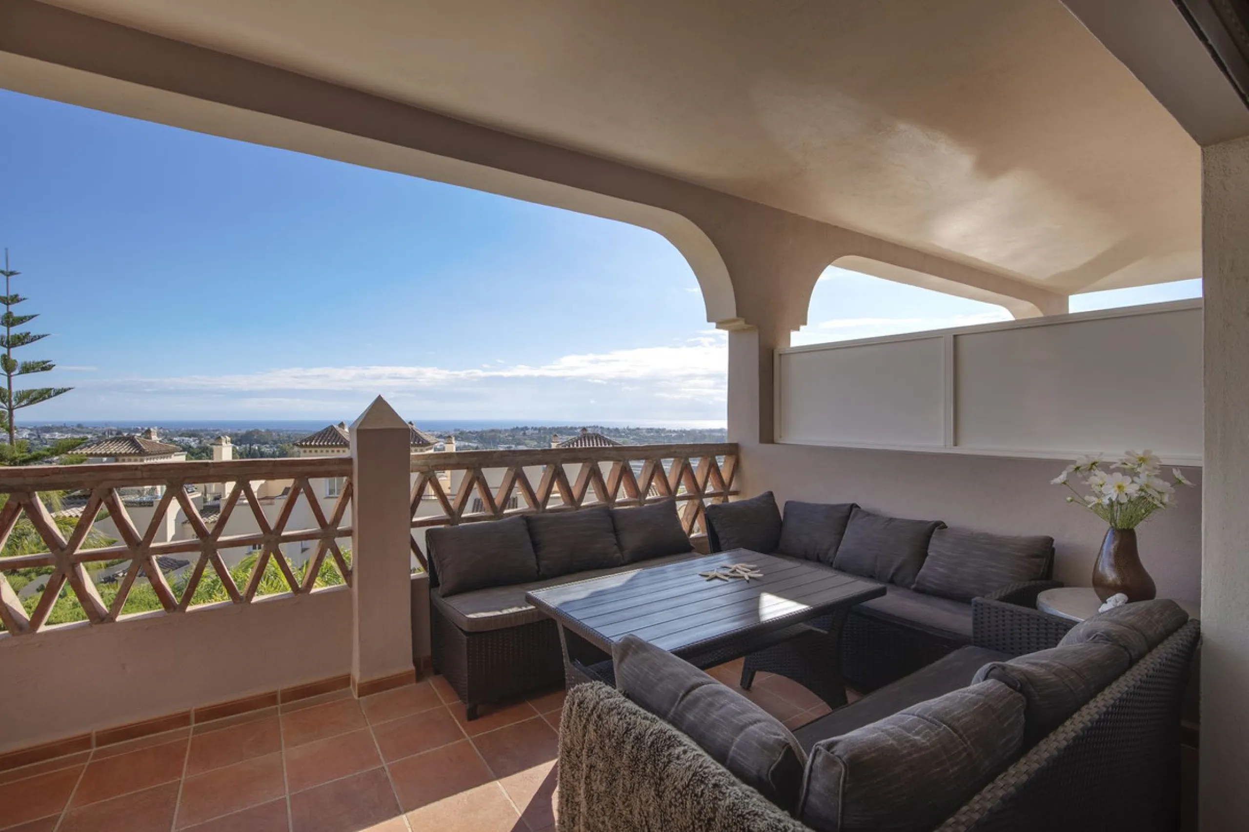 *Luxurious 1st Floor Apartment in Exclusive Urbanization* Puerto los Almendros