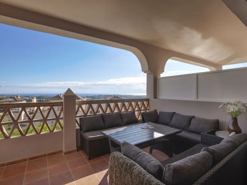 *Luxurious 1st Floor Apartment in Exclusive Urbanization* Puerto los Almendros