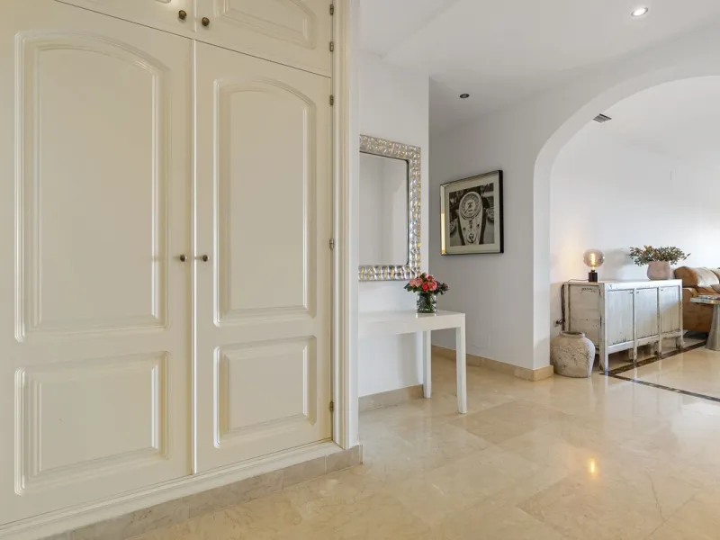 *Luxurious 1st Floor Apartment in Exclusive Urbanization* Puerto los Almendros
