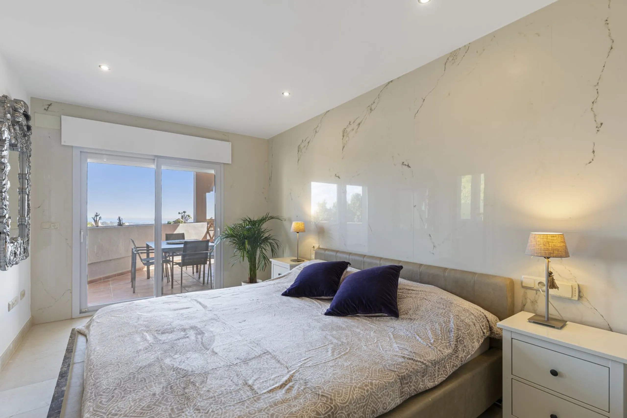 *Luxurious 1st Floor Apartment in Exclusive Urbanization* Puerto los Almendros