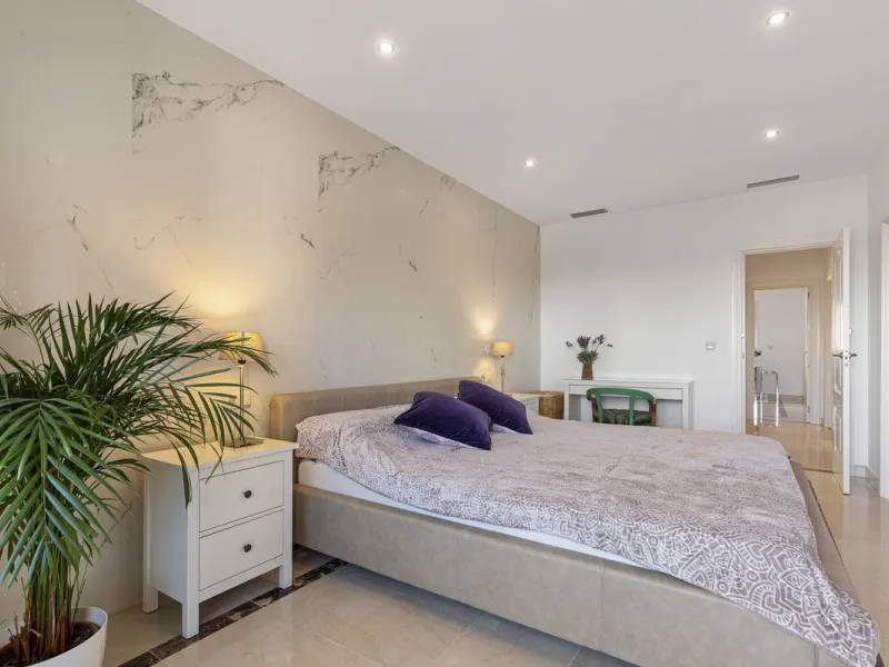 *Luxurious 1st Floor Apartment in Exclusive Urbanization* Puerto los Almendros
