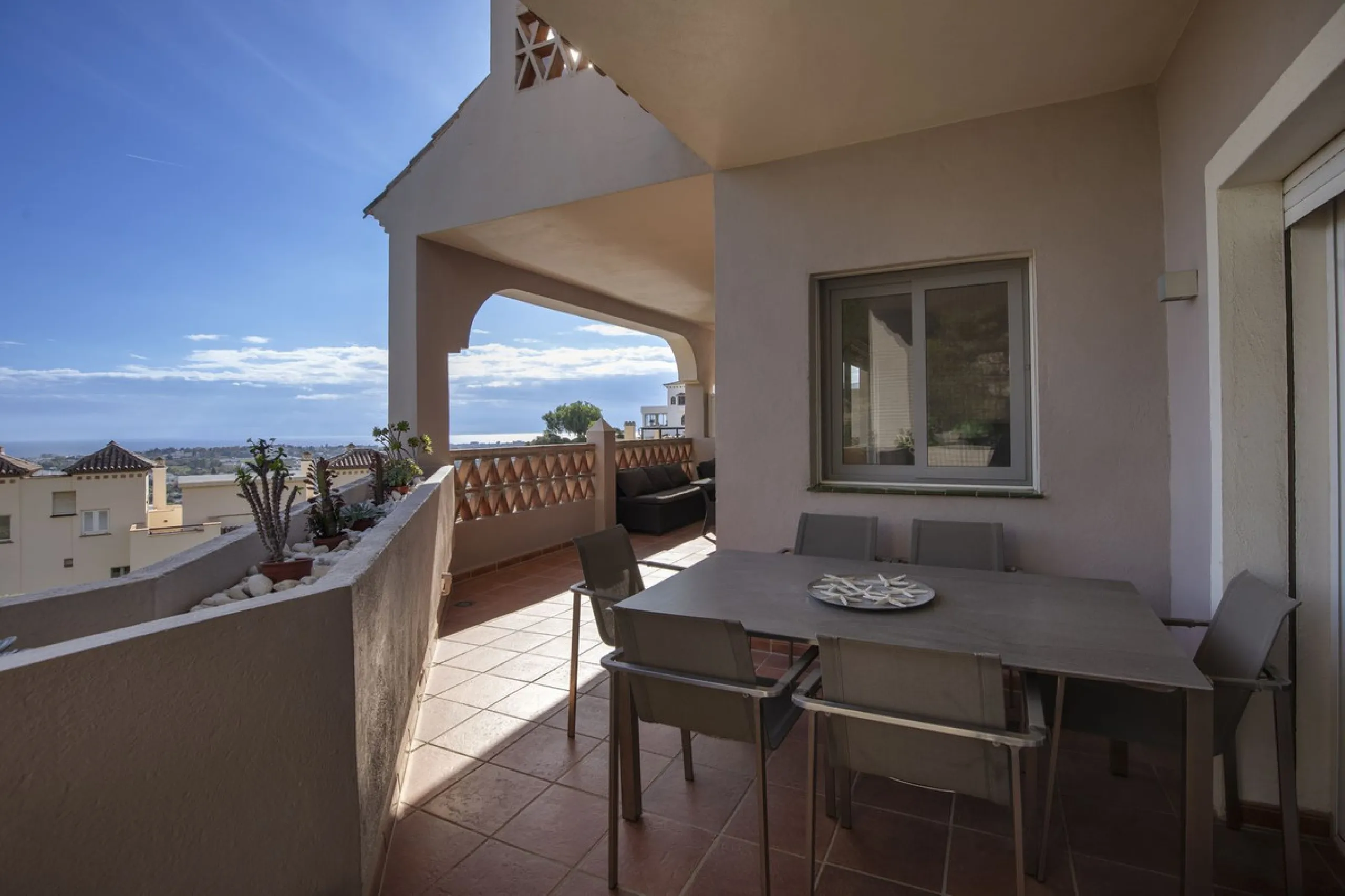 *Luxurious 1st Floor Apartment in Exclusive Urbanization* Puerto los Almendros